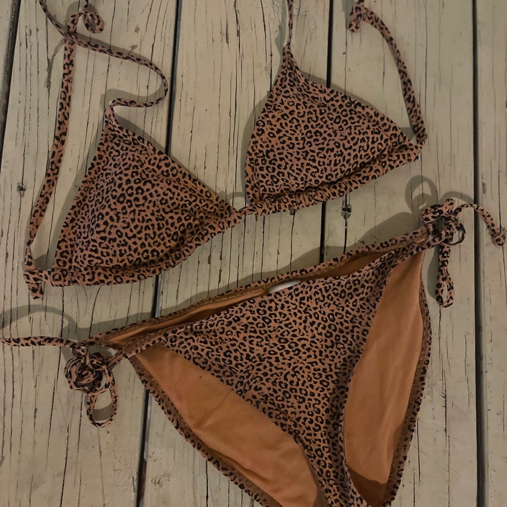 Chic Animal Print Bikini Set - Picture 2 of 2